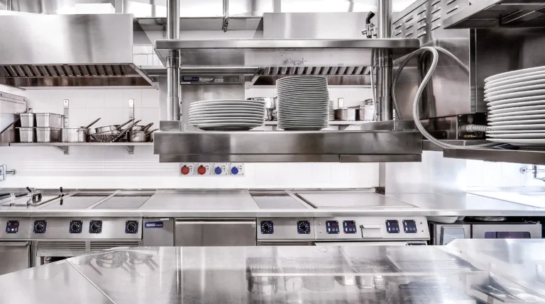 Professionelle Edelstahlreinigung Berlin – Kalkbildung vermeiden & Glanz erhalten