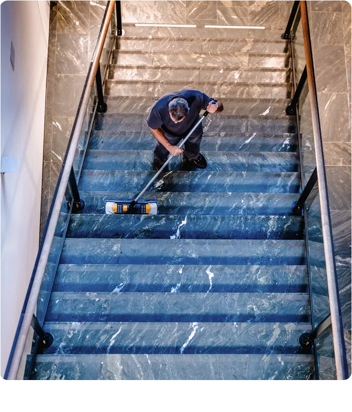 Treppenhausreinigung in Berlin - VON HOEFER Facility Services GmbH